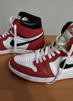 Nike Air Jordan 1 Retro  red/white