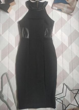 Платье черного рубчика вставки из эко-кожи