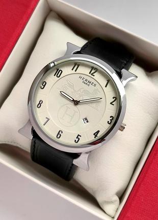 Женские наручные часы серебристого цвета с белым циферблатом, ...