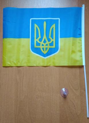 Флаг Украині в автомобиль на присоске 20х30см