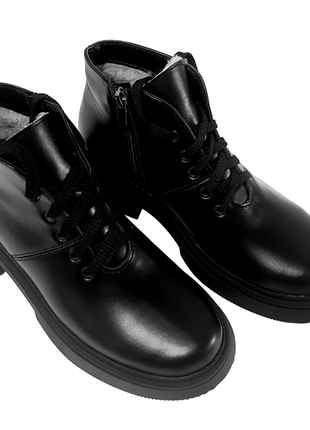 Ботинки женские кожаные на утолщенной подошве черного цвета до...