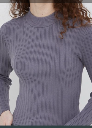 Шерстянной свитер водолазка серый