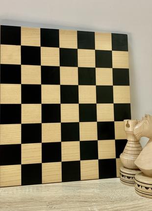 Класична шахова дошка з натуральної деревини