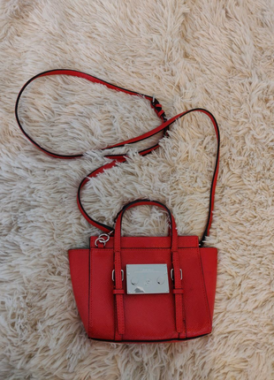 Червона сумка Calvin Klein