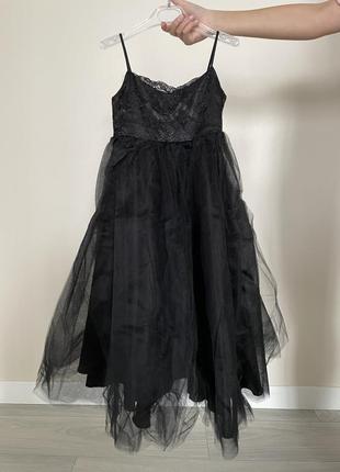 Чорне плаття з фатіном