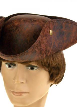Шляпа Пирата треуголка с заклепками (коричневая кожаная)