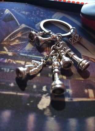 Брелок на ключи серебристый металл фигуры шахматы конь ладья