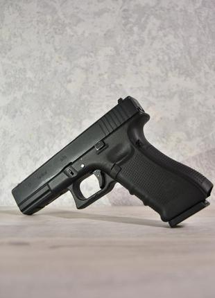 Страйкбольний Glock 17 gen4