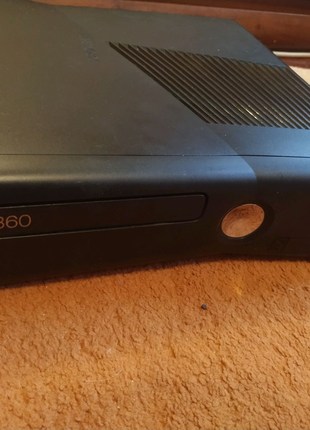 XBox 360 s+5 ігор