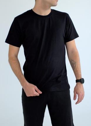 Мужская футболка базовая черная
