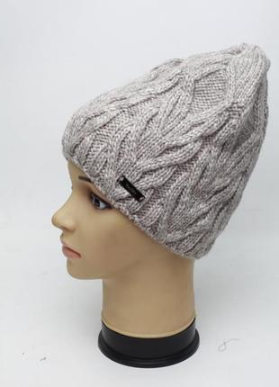 Женская вязаная зимняя шапка на флисе арт.44 серобеж