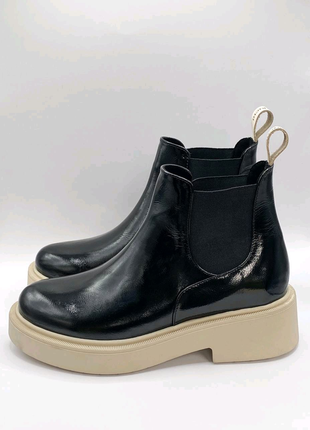 Жіночі черевики челсі, чоботи з натуральної лак-шкіри чорного кол