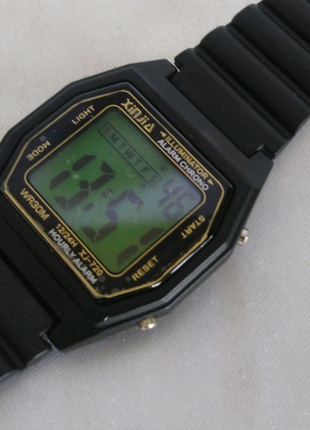 Годинник наручний з підсвіткою пластмасовий XJ-720