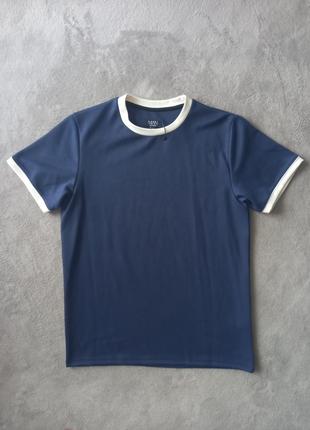 Брендовая футболка boohoo.