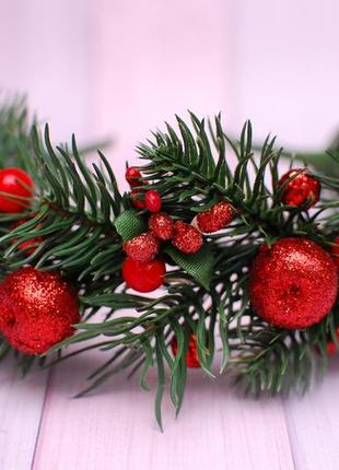 Новогодний обруч ободок с веточками елки красный