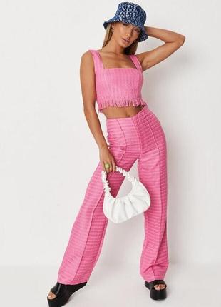 Ярко розовые прямые брюки от missguided
