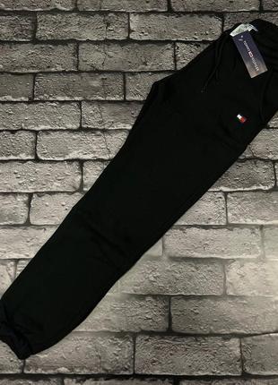 Женские спортивные штаны Tommy hilfiger в черном цвете