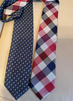 Две шелковых галстука