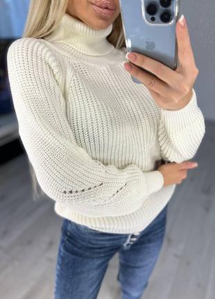Женский теплый вязаный свитер под горло на каждый день