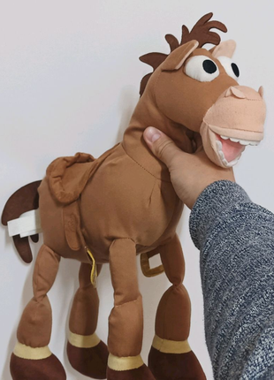 кінь бузлай яблучко історія іграшок Disney