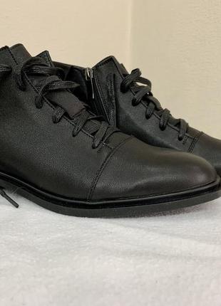Новые чёрные кожаные демисезонные ботинки madiro 40 р
