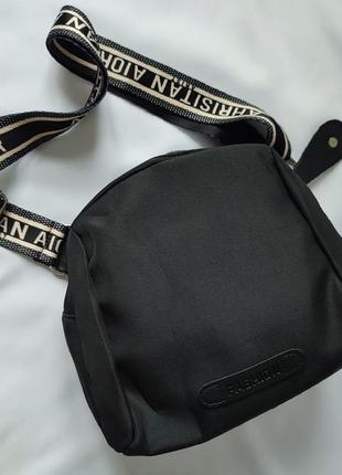 Закругленная сумочка кросс-боди (черная)