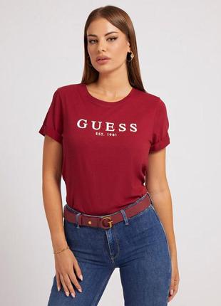 Женская футболка guess