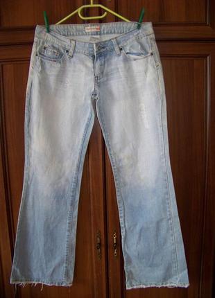 Голубые классические джинсы с потертостями 100% котон great steed
