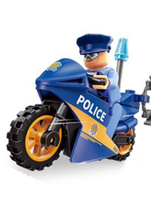 Фигурка полицейский на мотоцикле с мигалкой