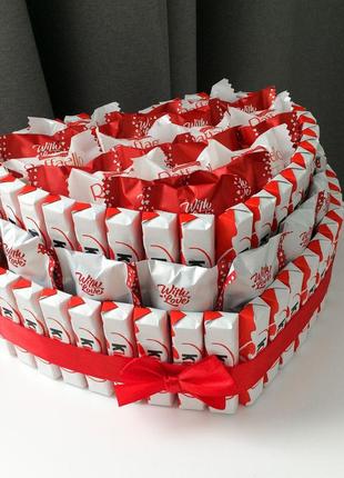 Подарочный набор, двуярусный торт, подарок из киндеров для люб...