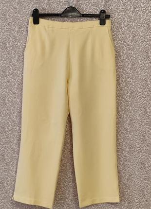 Желтые укороченные брюки, капри renaissance by sara