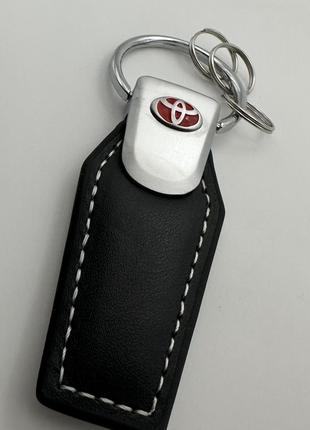 Брелок для ключів екошкіра з логотипом TOYOTA Тойота