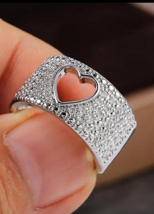 Кольцо под серебро 18 р с камнями сердце ❤️ кольцо