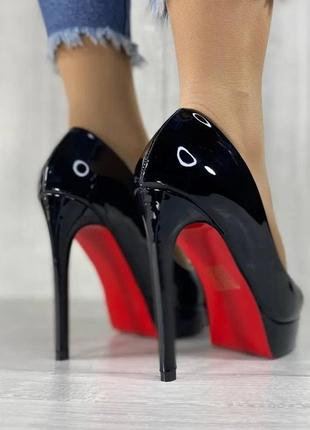Жіночі  лакові туфлі на шпильці yesmile