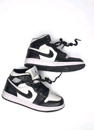 🔠🔠🔠🔠🔠🔠

Nike Air Jordan 1 High
❄Fur❄
•Black White•