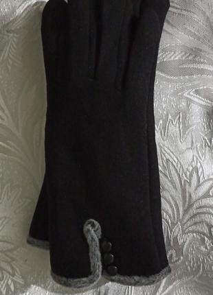 Перчатки женские, внутри утеплённые, мех, черный цвет.