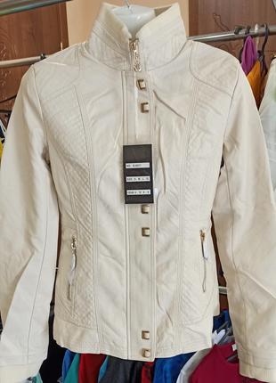 Женская куртка ЭКО кожа, светло бежевого цвета, с карманами, н...