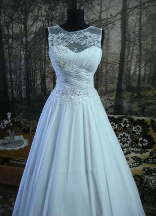 СВадебное платье в греческом стиле на высокую невесту.