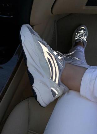 Жіночі кросівки yeezy 700 static