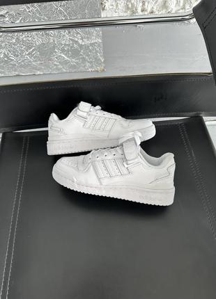 Кроссовки adidas forum low white