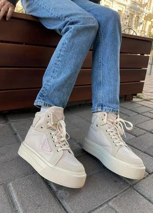 Женские кроссовки prada re-nylon bryshed beige