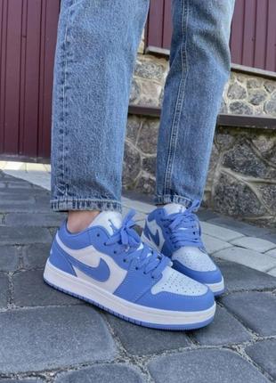 Жіночі кросівки nike air jordan 1 low blue