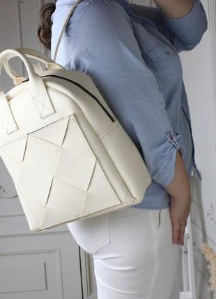 Женский стильный, качественный рюкзак для девушек молочный