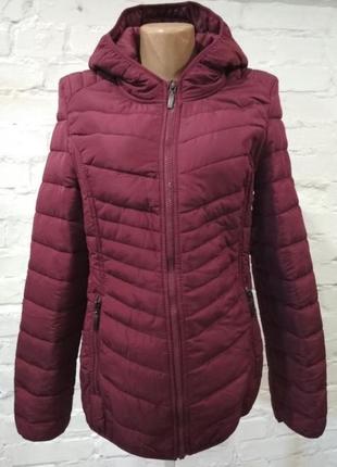 Женская демисезонная стеганая куртка бордового цвета, размер s