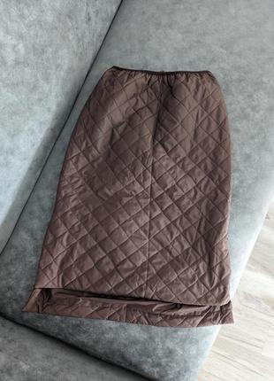 Утепленная стеганая юбка шоколадного цвета