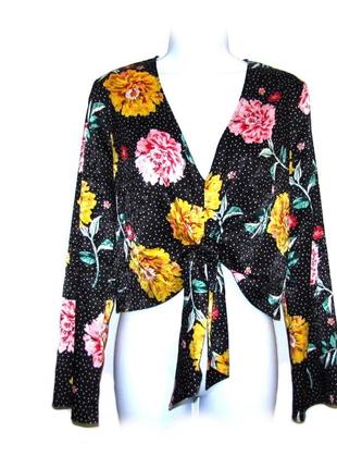Блуза в цветы на завязках