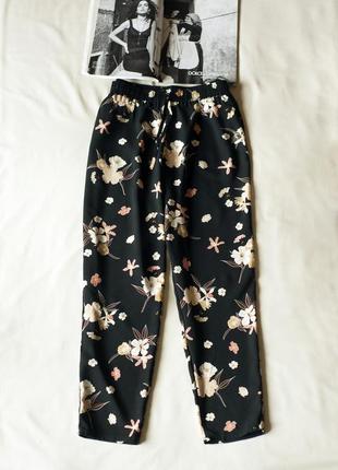 Черные летние брюки в цветочек женские f&f, размер l, xl