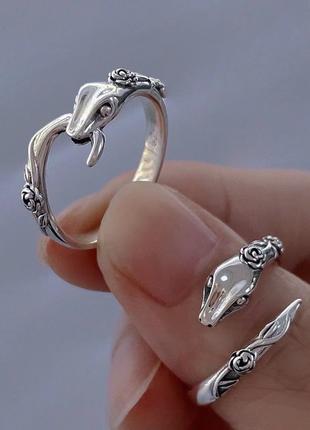 Кольцо на палец в форме змеи, в стиле ретро под серебро
