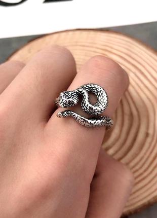 Кольцо на палец в форме гремучей змеи