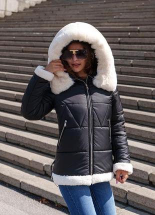 Зимова куртка з водовідштовхувальної плащової тканини з капюшоном